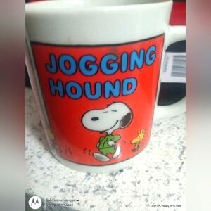 vintage peanuts characters jogging hound snoopy mug